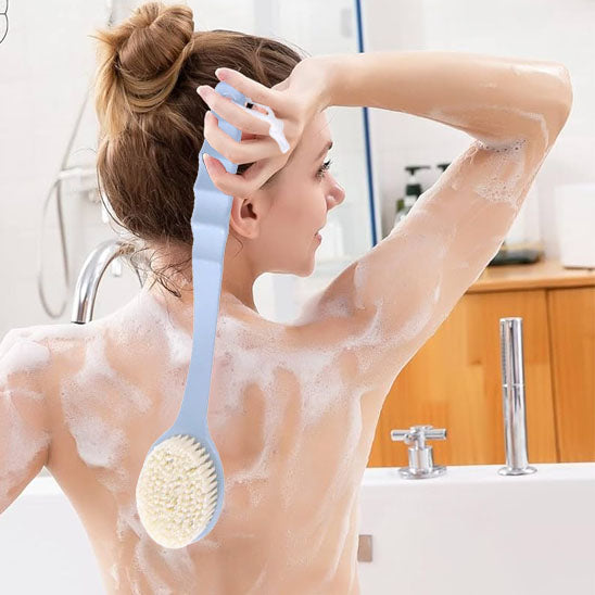Brosse dans la douche pour le dos